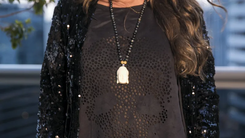 Rádio Cerrado FM - PI — Adriane Galisteu é a Zelda de ‘O tempo não para’ Globo/João Miguel Júnior É na pele da vilã Zelda Larocque, de “O tempo não para”, próxima novela das 19h, que Adriane Galisteu vai fazer a sua estreia em uma novela da Globo. Na carreira, é a segunda vez que ela faz teledramaturgia. Mas, para a atriz, o desafio é ainda maior e ela acredita que receberá muitas críticas: “Depois de tanto tempo de carreira não ligo. Sei que as críticas virão, eu não tenho a menor dúvida, ainda mais com as redes sociais”. “Mas estou tranquila até porque sei que [&hellip;]