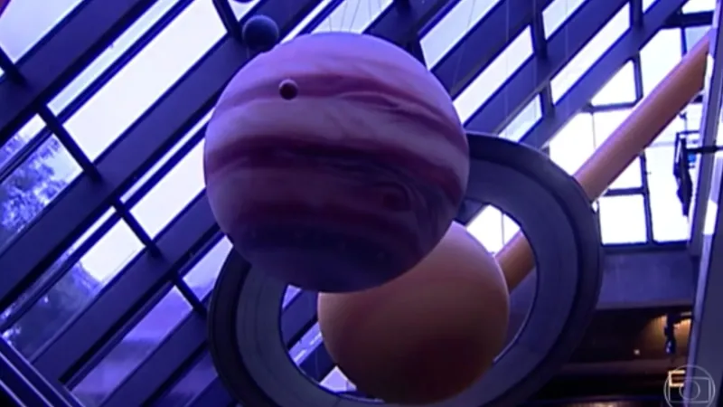 Rádio Cerrado FM - PI — Crianças assistirão a sessões de cúpula e visitarão o Museu do Universo Reprodução / TV Globo Que tal passar “Um Dia de Férias no Planetário”? Estão abertas as inscrições para atividades gratuitas no espaço, que fica na Gávea, na Zona Sul do Rio. São 5 mil vagas para crianças de 6 a 12 anos. Os participantes vão assistir a sessões nas cúpulas Carl Sagan e Galileu Galilei; visitar o Museu do Universo e participar de experimento de lançamento de foguete no anfiteatro. Serão servidos, ainda, lanches e almoço para as crianças. A programação é realizada pela Fundação Planetário, em parceria [&hellip;]