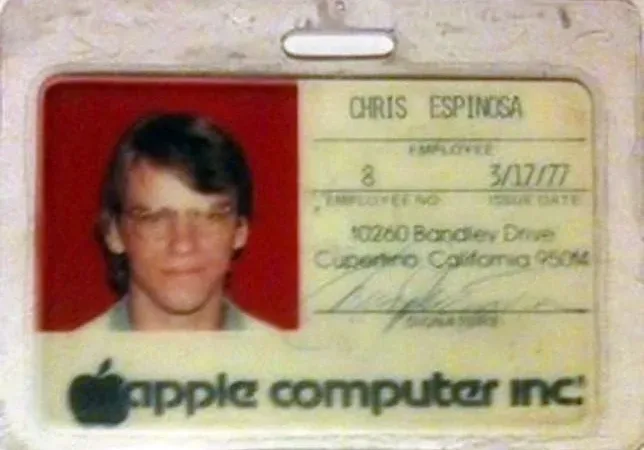 Rádio Cerrado FM - PI — Chris Espinosa tinha só 14 anos quando começou a trabalhar na Apple Reprodução Vídeo Institucional Apple / Apple Fandom Chris Espinosa tinha só 14 anos quando começou a trabalhar na Apple, em 1976. Meio século depois, ele segue na empresa. No mercado de tecnologia, essa é uma história cada vez mais rara. Hoje, aos 64 [&hellip;]