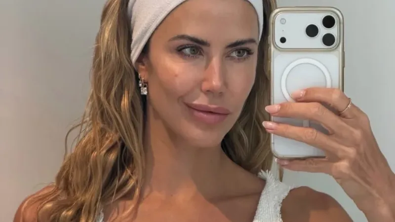 Rádio Cerrado FM - PI — Ex de Vorcaro diz que não sabia de irregularidades e critica exposição de intimidade A modelo e influenciadora Martha Graeff, ex-noiva de Daniel Vorcaro, divulgou nesta quarta-feira (8) um vídeo em uma rede social em que diz que não sabia de irregularidades do Banco Master, afirma não ter ganhado presentes de luxo e critica a exposição de mensagens íntimas entre ela e o ex-companheiro. O nome de Martha ganhou destaque após a divulgação de conversas de WhatsApp com Vorcaro. Nas mensagens, o dono do Master relatava reuniões e encontros com autoridades das quais se dizia próximo. Ela chegou a ser [&hellip;]